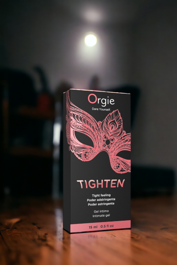 Excitation pour elle : sensation de Resserrement Vaginal, ne provoque pas de sècheresse, ingrédients naturels ! "Tighten Intimate Gel" est formulé à partir d’extraits naturels de lavande et de camomille, combinés à d’autres ingrédients sélectionnés pour favoriser la sensation de resserrement et les bienfaits pour la peau grâce à ses propriétés tonifiantes et astringentes, sans interférer sur la lubrification naturelle des femmes. Caractéristiques : - Gel intime raffermissant pour les muscles vaginaux - Propriétés tonifiantes et astringentes - Ne provoque pas de sécheresse - Flacon airless - Contenance : 15 ml - Non testé sur des animaux - Sans parabène - Testé gynécologiquement et urologiquement - Fabriqué au Portugal - Marque : Orgie Composition : AQUA, PROPYLENE GLYCOL, GLYCERIN, ALCOHOL, PHENoXYETHANoL, CARBOMER, ISOPROPYL ALCOHOL, NIACINAMIDE, AMINoMETHYL PROPANoL, CHAMOMILLA RECUTITA FLOWER EXTRACT, DISODIUM EDTA, LAVANDULA ANGUSTIFOLIA FLOWER EXTRACT, ETHYLHEXYLGLYCERIN, POTASSIUM SORBATE, SORBIC ACID