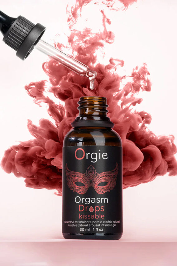 La marque Orgie présente "Orgasm Drops Kissable", un gel intime d'excitation féminine, dédié au clitoris. Embrassable pour permettre de pratiquer le sexe oral, Orgasm Drops Kissable procure des sensations de chaleur et de froid, stimule et augmente l’excitation féminine. Caractéristiques : - Gel intime d’excitation du clitoris à embrasser - Sensibilise le clitoris - Sensation de chaleur et de fraicheur - Orgasmes intenses - Embrassable / sexe oral - Parfumé à la pomme et à la girofle - Flacon compte-gouttes en verre 30ml - Fabriqué au Portugal - Marque : Orgie Composition : GLYCERIN, PROPYLENE GLYCOL, POLYSORBATE 20, PHENOXYETHANOL, EUGENIA CARYOPHYLLUS FLOWER OIL, AQUA, EUGENOL, MENTHA ARVENSIS LEAF OIL, SODIUM SACCHARIN, AROMA, ETHYLHEXYLGLYCERIN, LIMONENE.